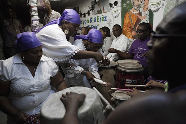 http://www.rubensalvadori.com/files/gimgs/th-28_Misspelling Vodou - Ruben Salvadori-6.jpg
